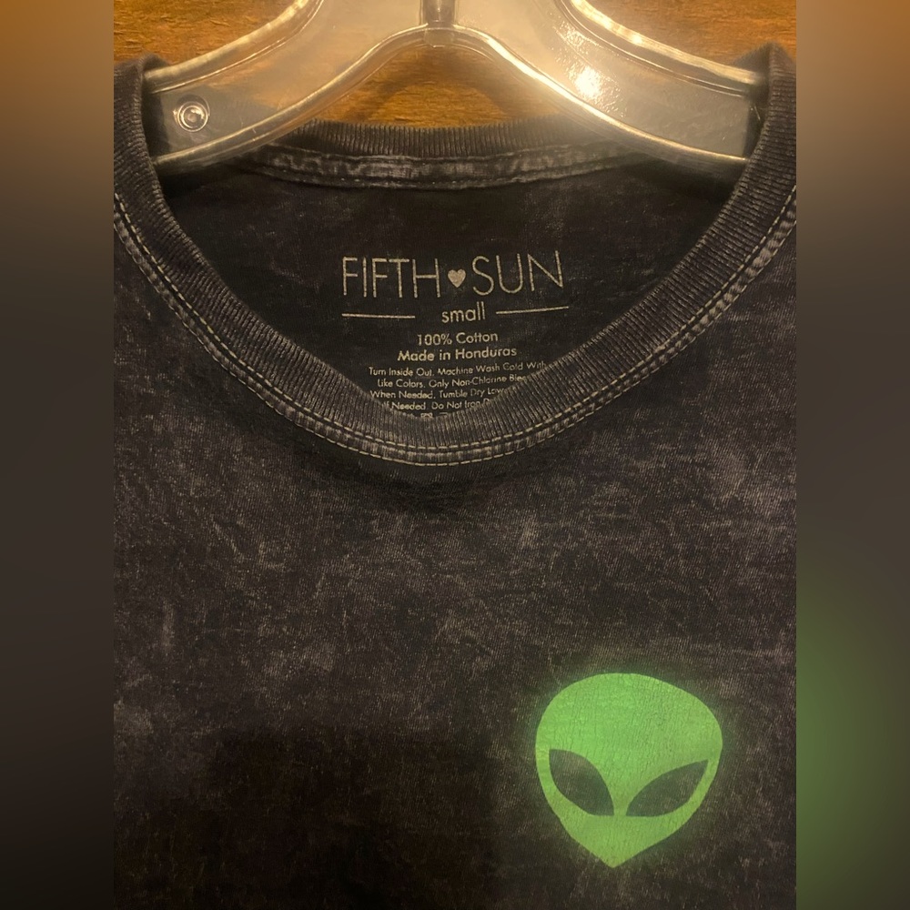 Long sleeve alien shirt!